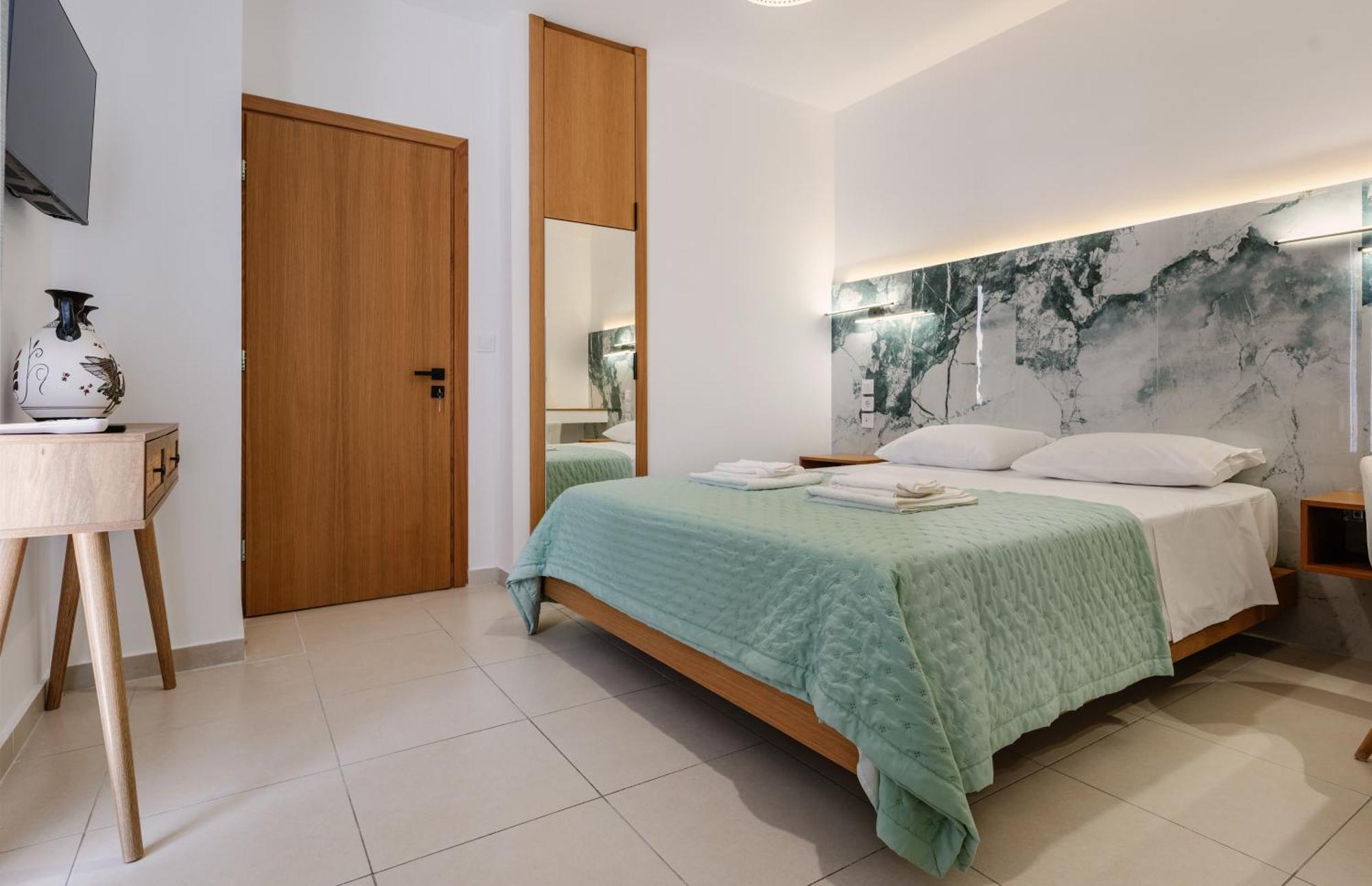 Ionis Seafront Suite Превеза Екстериор снимка