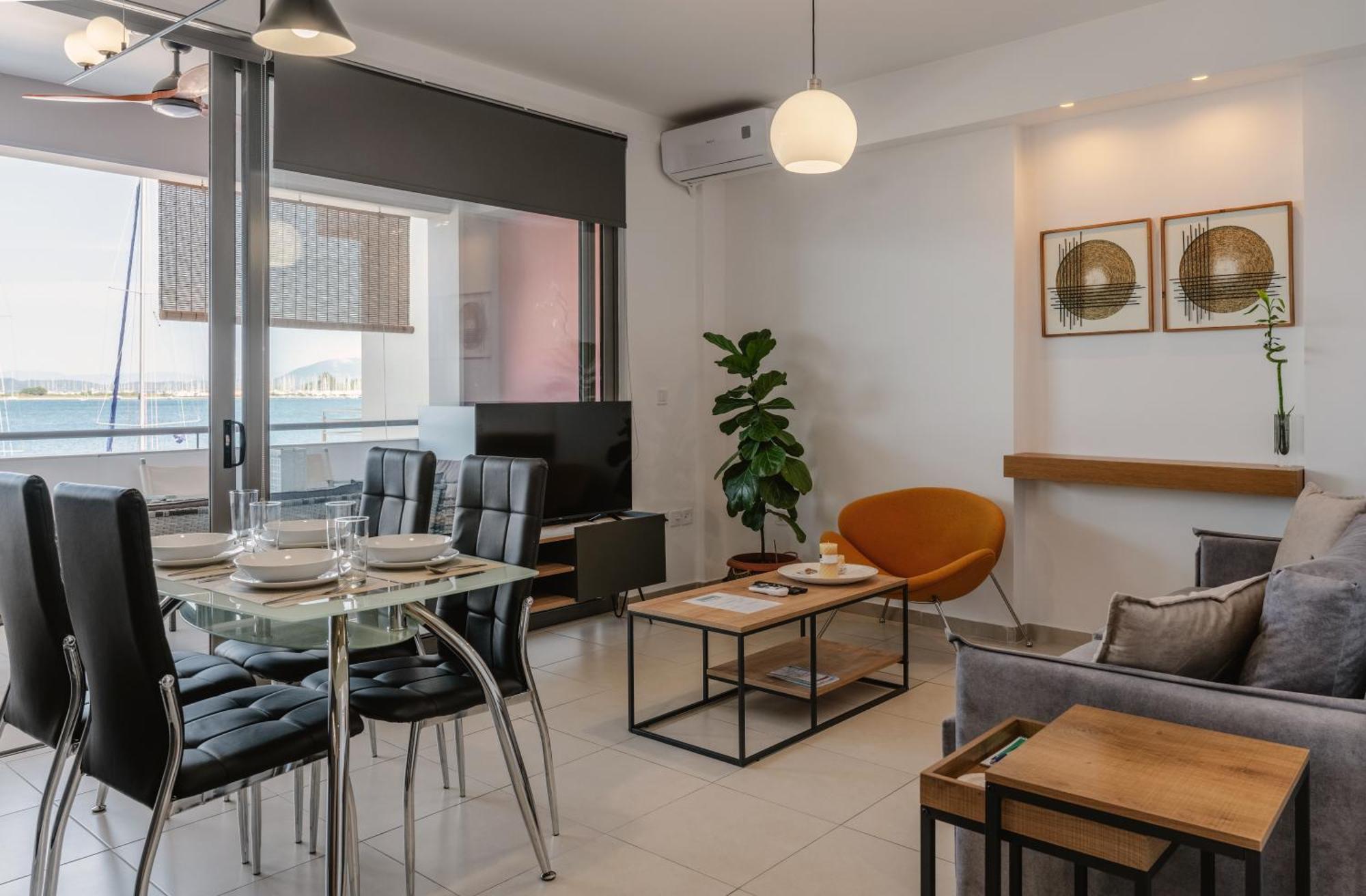 Ionis Seafront Suite Превеза Екстериор снимка