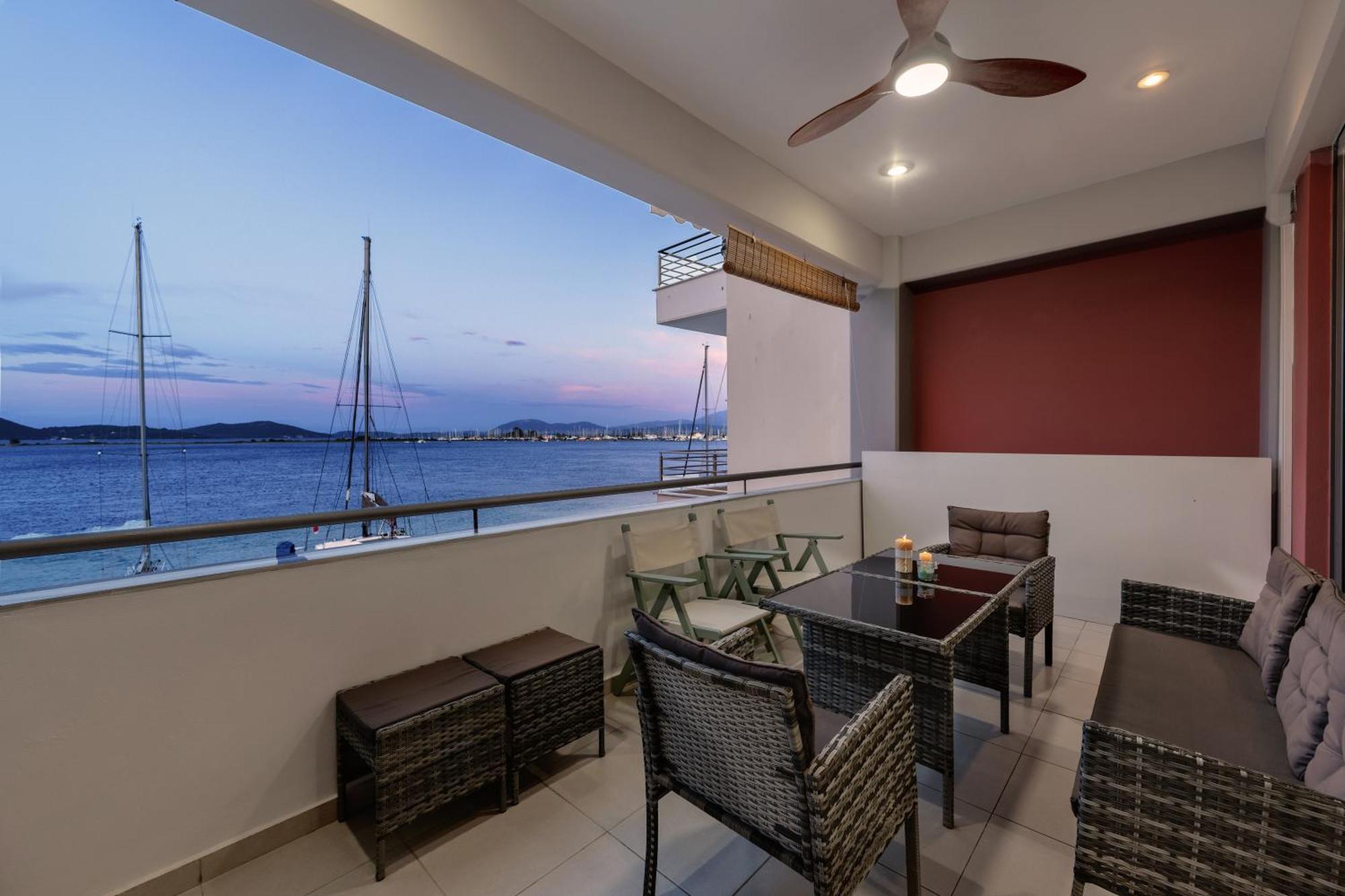 Ionis Seafront Suite Превеза Екстериор снимка