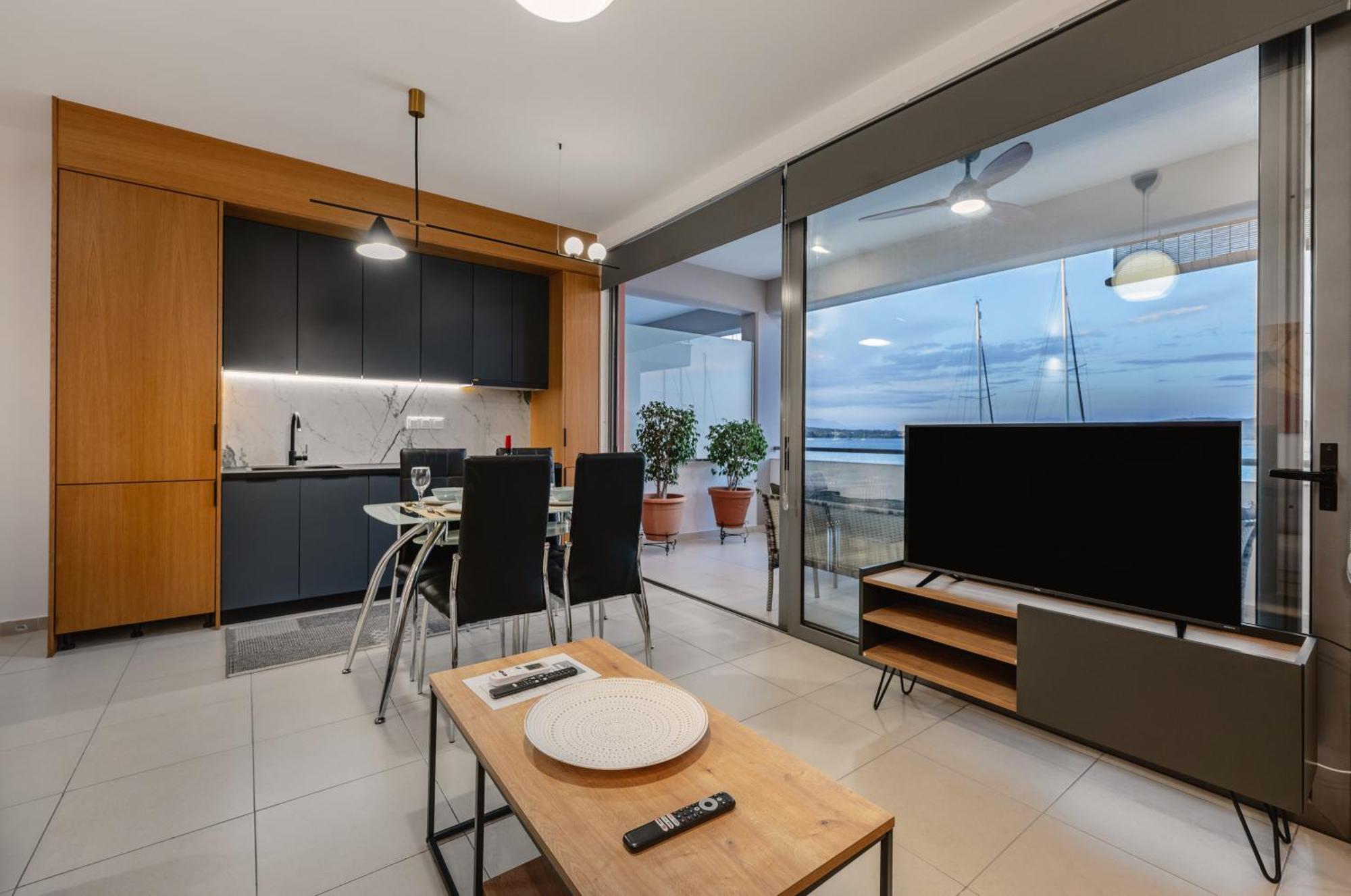 Ionis Seafront Suite Превеза Екстериор снимка