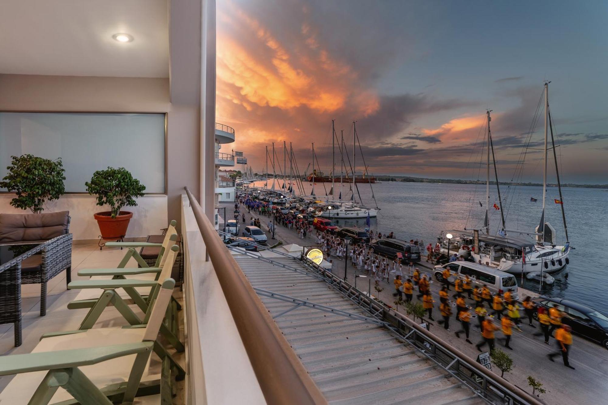 Ionis Seafront Suite Превеза Екстериор снимка