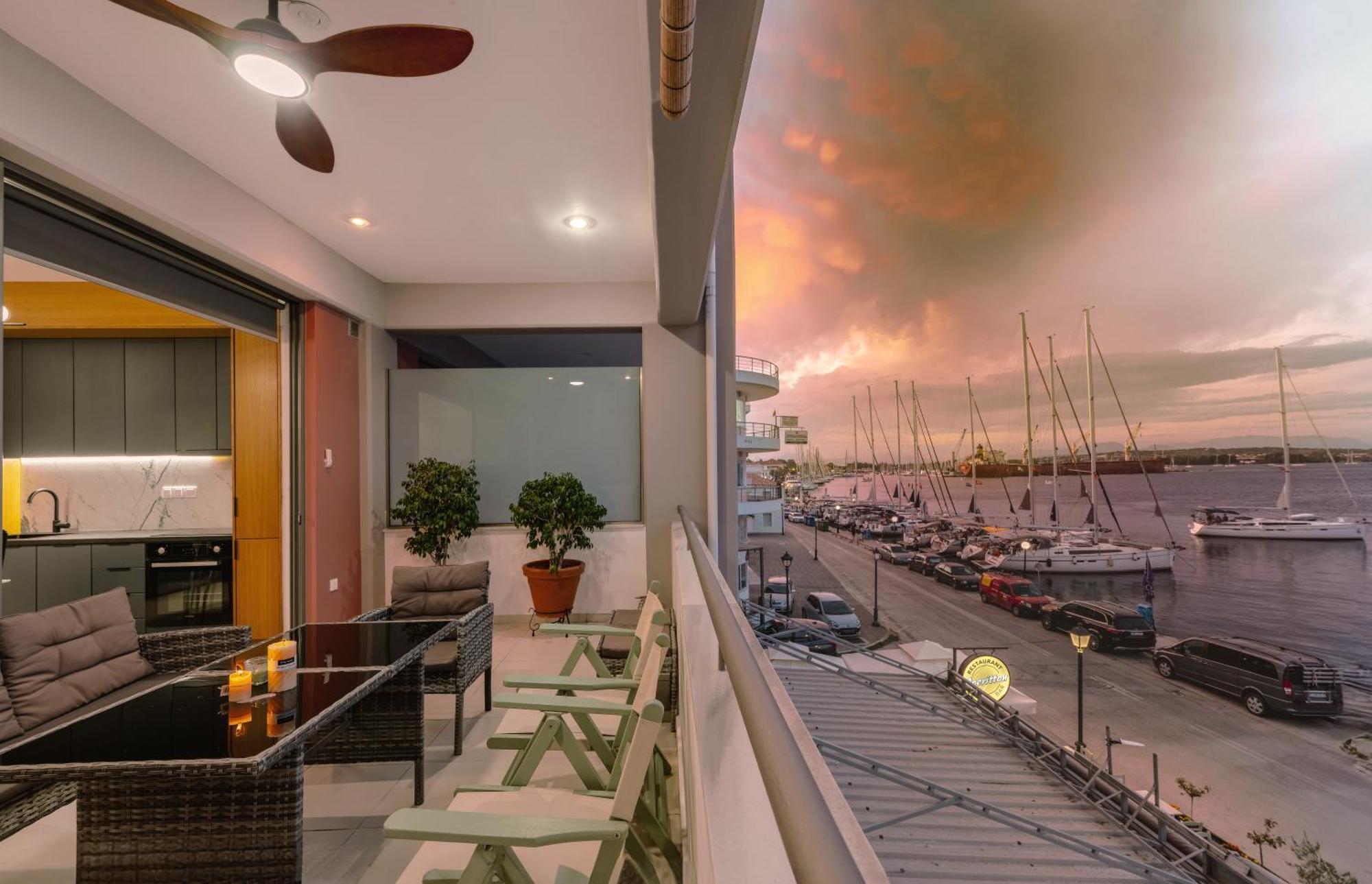 Ionis Seafront Suite Превеза Екстериор снимка